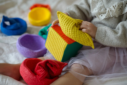 Sensorisch speelgoed: 5 tips met pittenzakjes - Pit and play