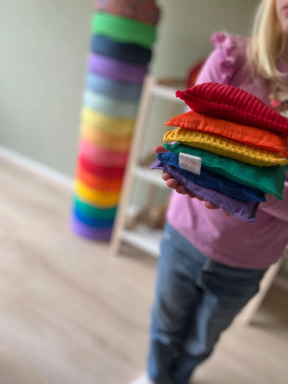 Sensorische Pittenzakjes in Regenboog kleuren. B2B - Pit and play